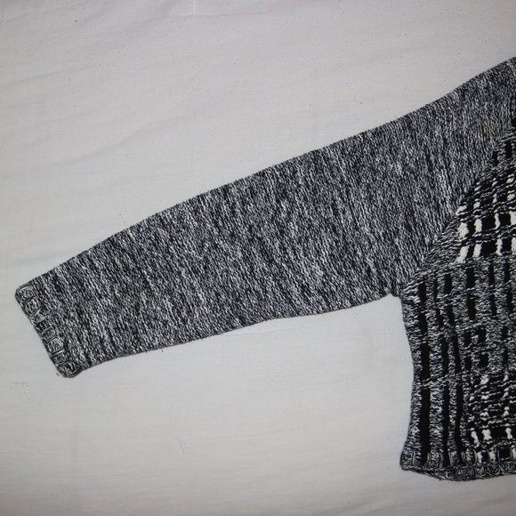 MGR It's Our Universe Sweater - Length 18 Pits 22 - Picture 5 of 9